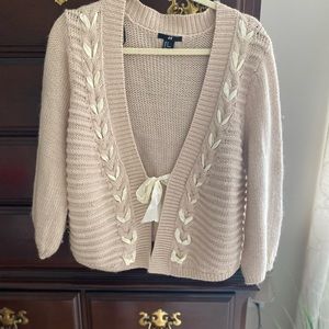 Woman’s H&M cardigan